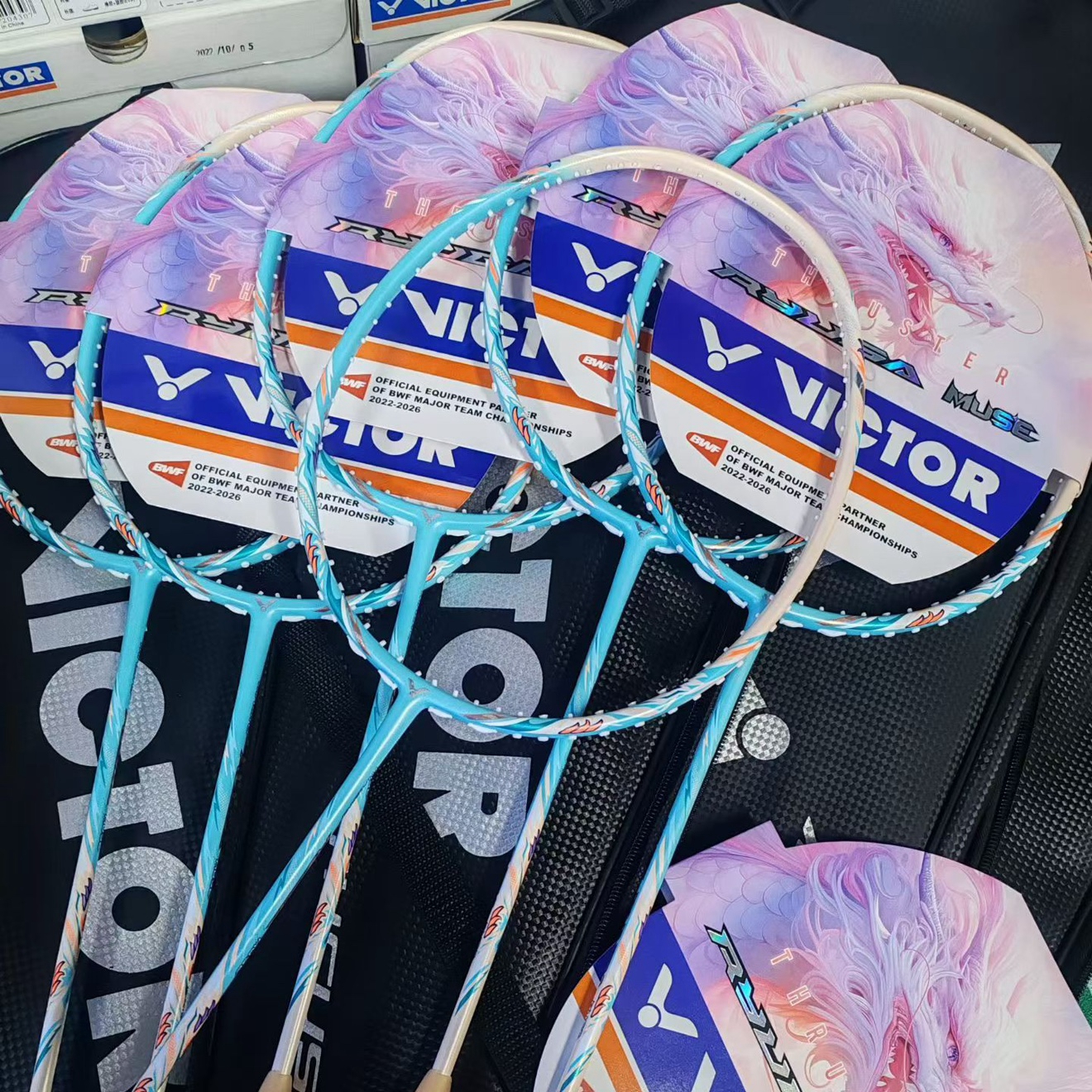 母龙牙VICTOR羽毛球拍进攻型