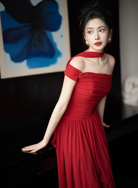新娘红色敬酒服订婚结婚高级感晨袍出门纱宴会轻奢小众单肩礼服裙