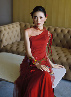 新中式新娘结婚敬酒服新款酒红色订婚宴会礼服裙回门高级感出门纱