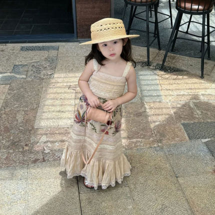 女童连衣裙儿童裙子夏装2026女孩法式宫廷背带裙刺绣蕾丝亲子装