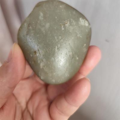 新疆和田玉籽料原石83克