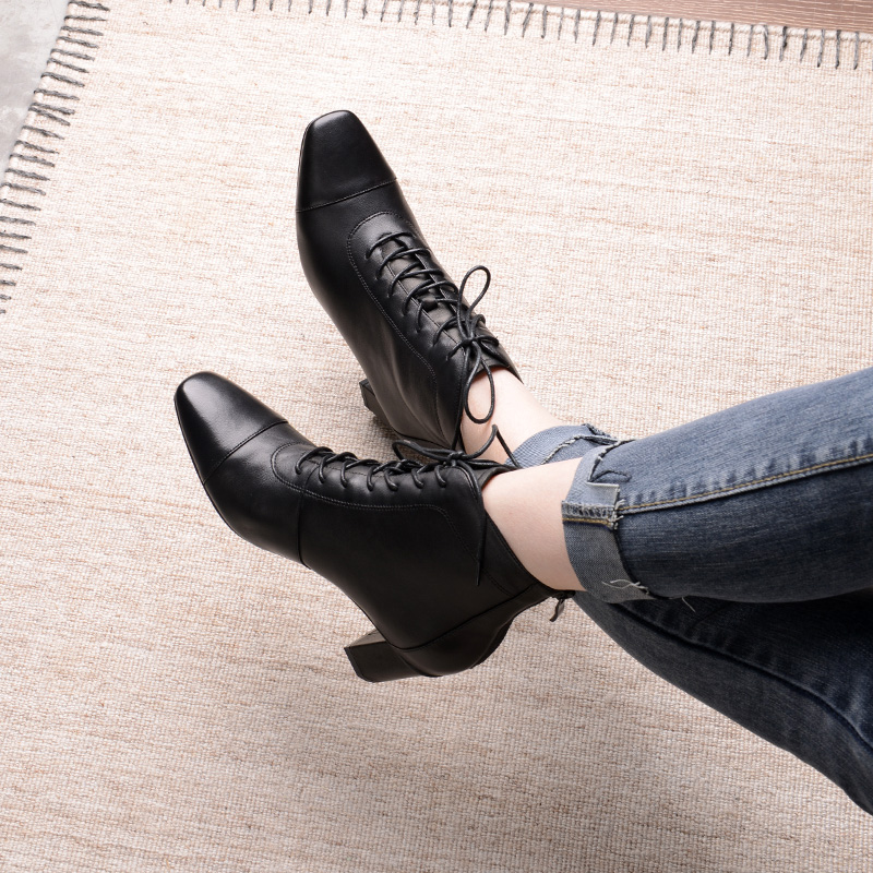 VIDIVICI方头羊皮粗跟优雅短靴