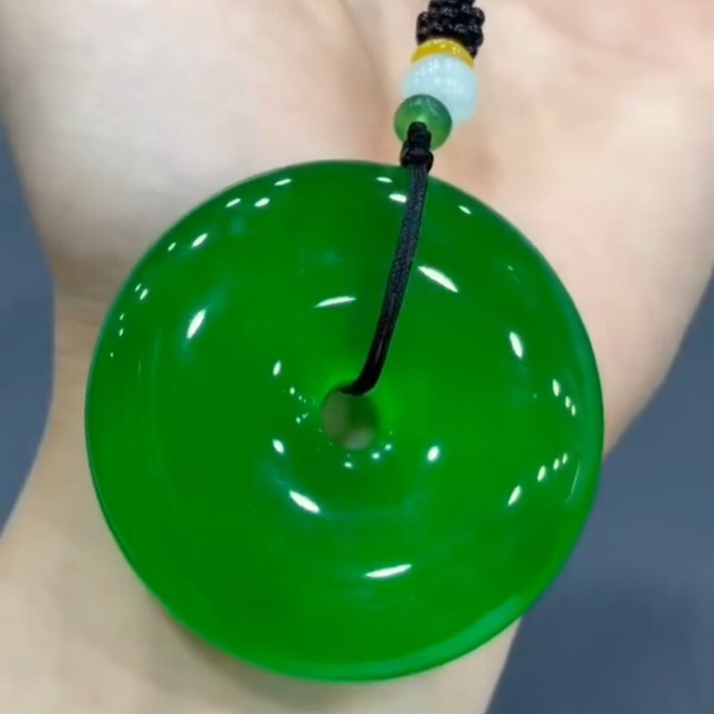 玉石玻璃种翡翠玉帝王绿祖母绿平颈饰