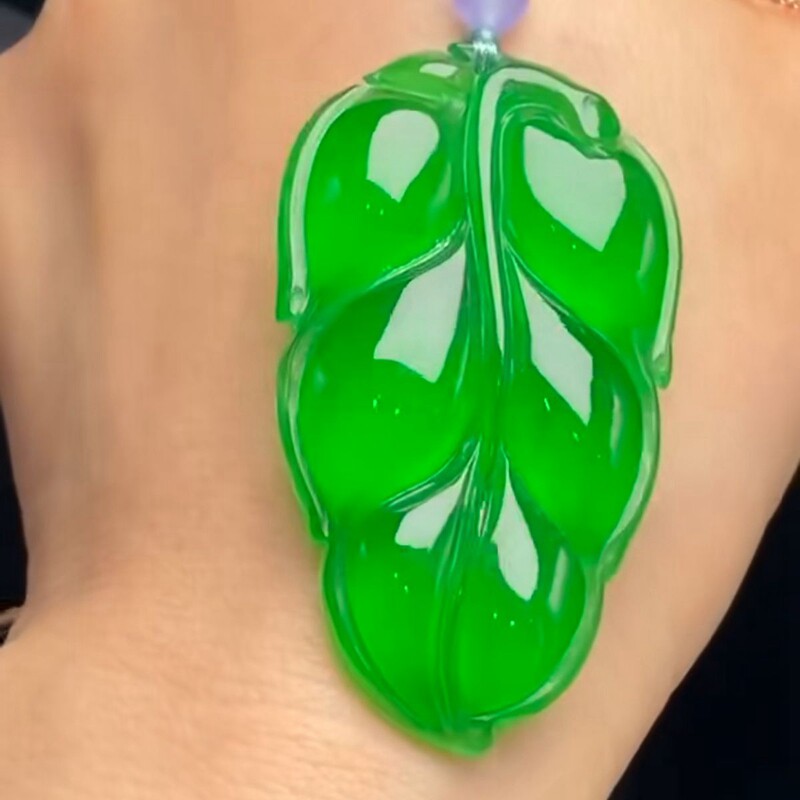 冰阳绿翡翠树叶挂件饱满圆润厚装大方阳绿鲜艳种老细腻金枝玉叶子