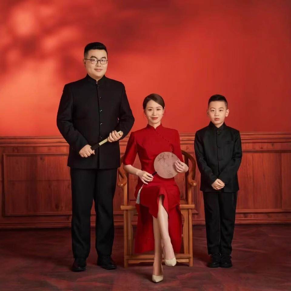 影楼摄影服装新中式一家三口中国风高级感改良民国中山装红色旗袍