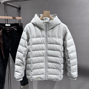 男士连帽轻薄款羽绒服2025冬季新款青年流行短款90鸭绒外套男
