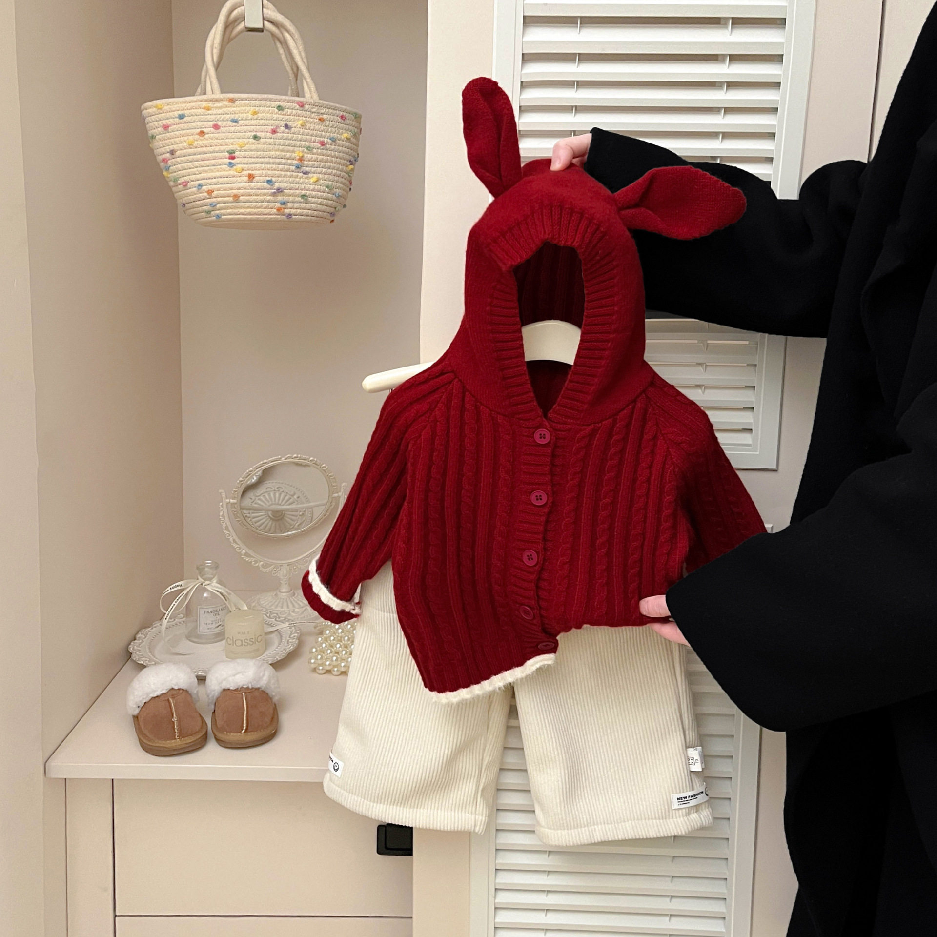 女童新年红色毛衣秋冬季超萌宝宝兔耳朵连帽针织开衫婴儿衣服冬天