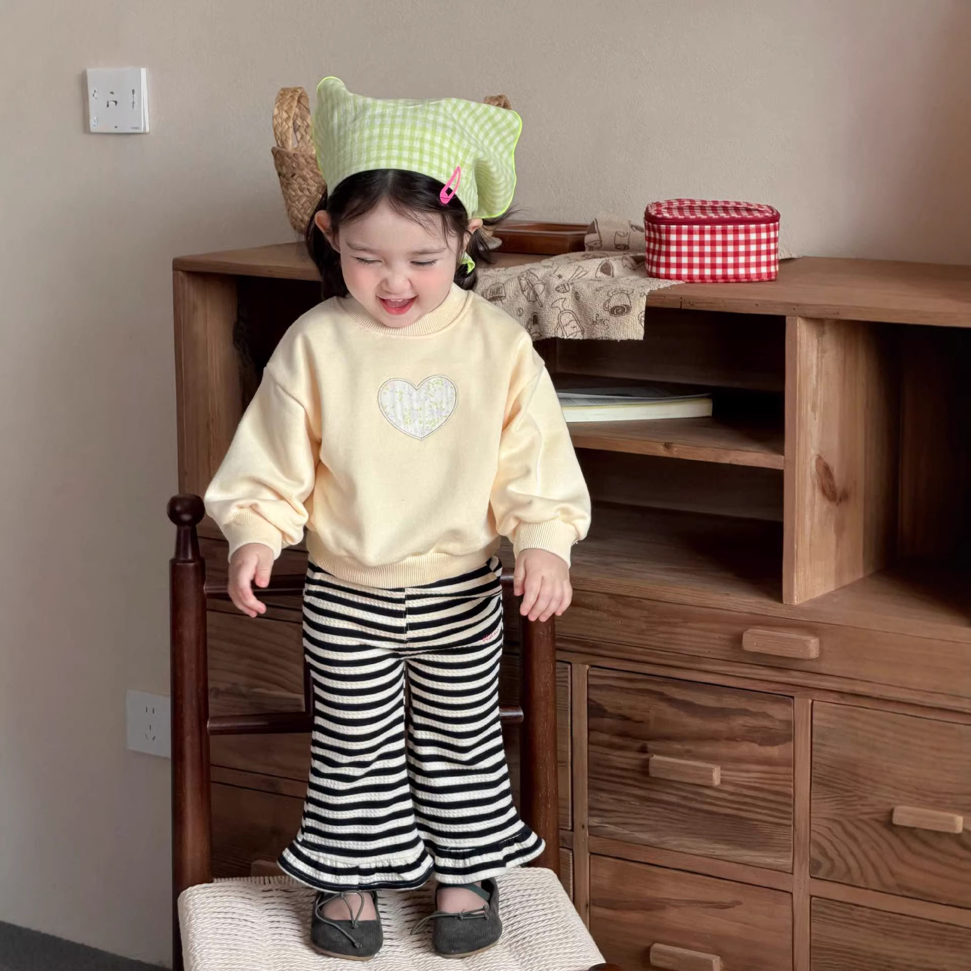 女宝春装2026新款套装甜美韩系婴儿衣服春秋款休闲卫衣微喇裤分体