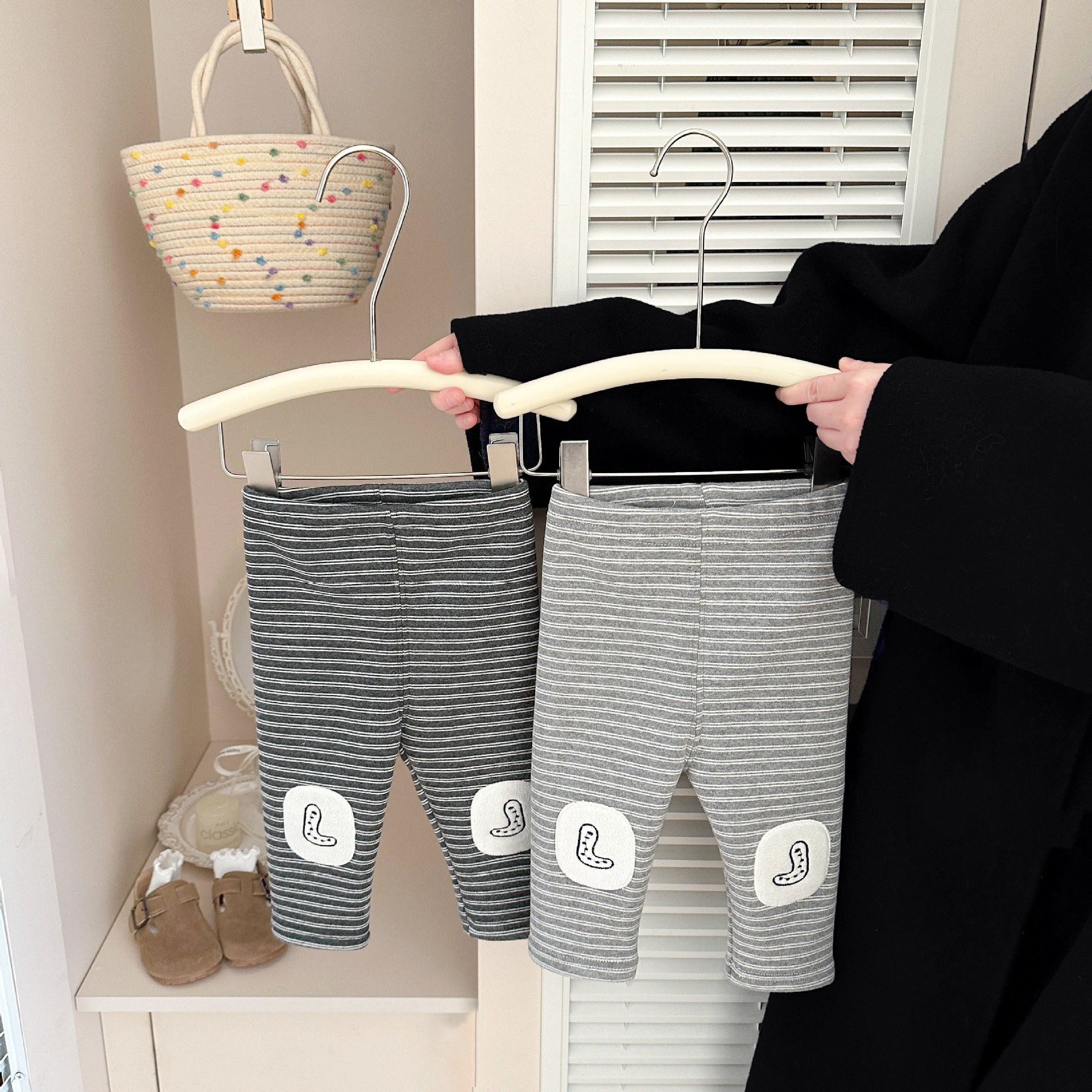 韩系男女宝宝加绒打底裤秋冬季婴儿洋气条纹加厚保暖外穿百搭裤子