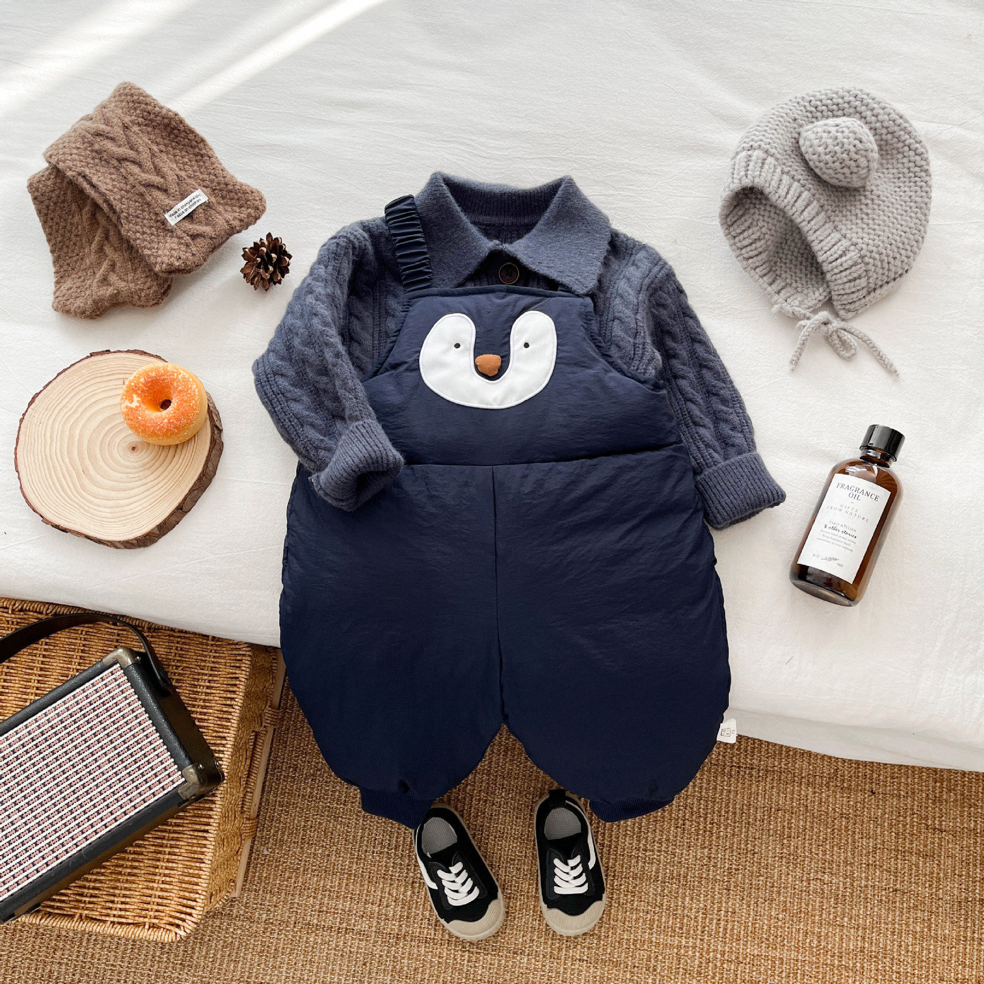 婴儿冬装羽绒棉背带裤洋气男女童秋冬加厚连体裤宝宝卡通保暖裤子