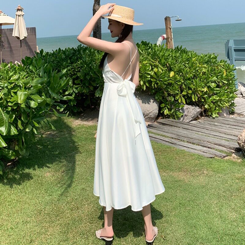 海边度假性感露背吊带V领连衣裙图片