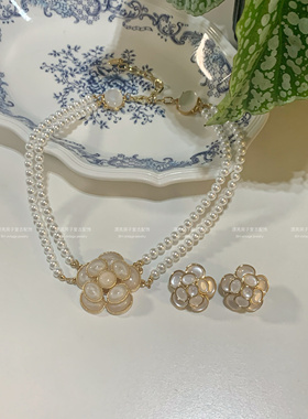 西洋中古法式小众款赫本风双层珍珠立体感山茶花耳夹气质套装百搭