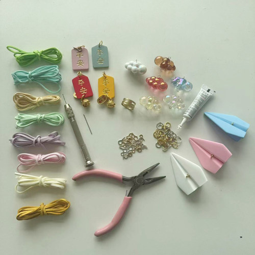 泡泡玛特车挂diy材料包盲盒玩偶挂绳 泡泡玛特打孔娃娃车挂件配件