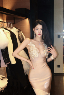 LOCK KK立体刺绣花朵吊带深v性感绑带连衣裙秋冬修身显瘦包臀短裙