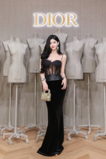 LOCK KK 挪不开眼 蕾丝透视褶皱拼皮丝绒鱼尾连衣裙礼服纯欲性感