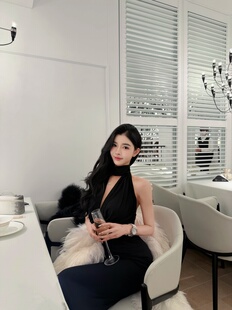 LOCK 腰臀比挂脖荡领露背连衣裙长裙