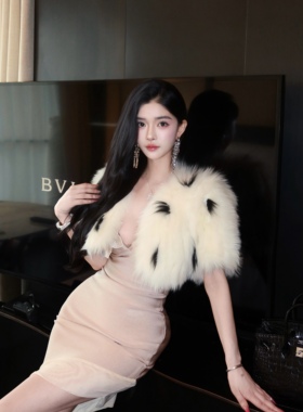 LOCK KK 进口芬兰狐奶油色仿山猫皮草气质百搭短款毛毛外套女冬季