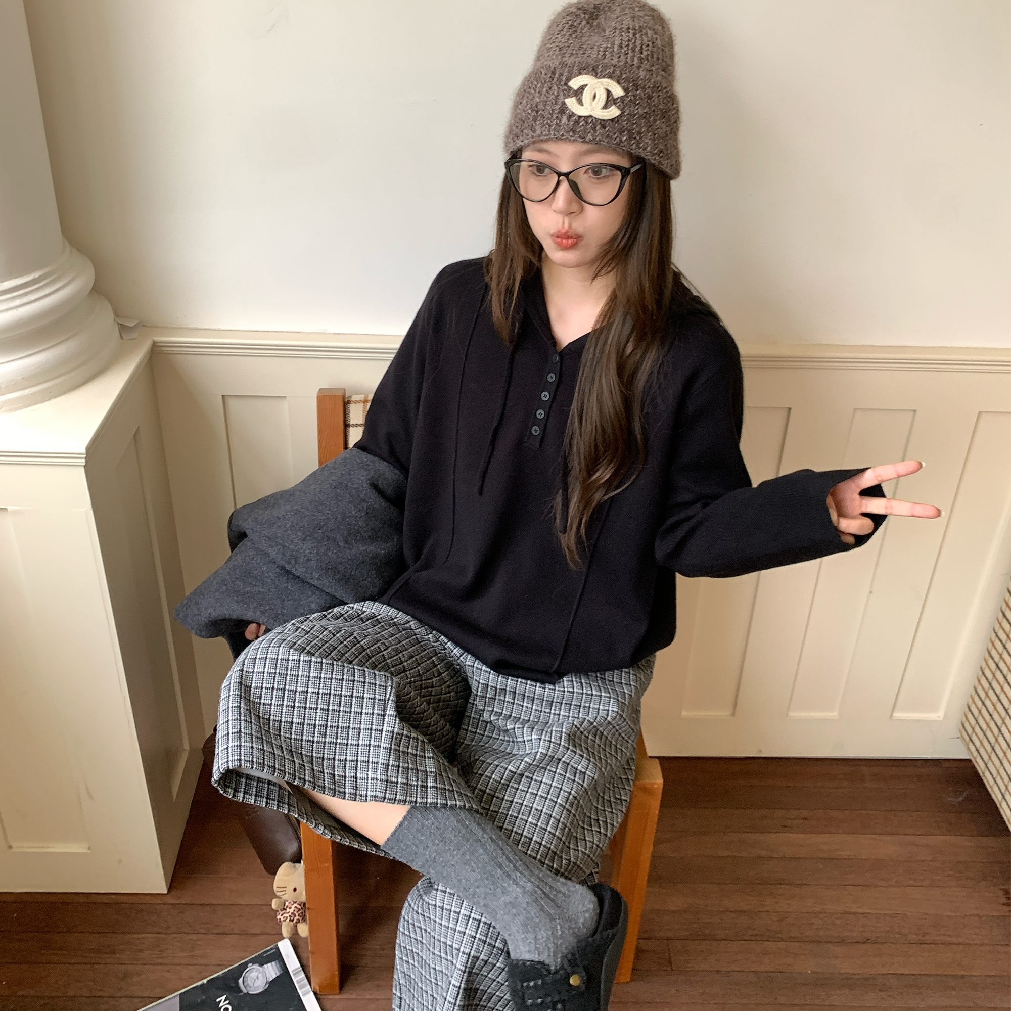 NAZ那子大码冬季安迪绒半排扣连帽上衣胖mm黑色V领休闲气质针织衫