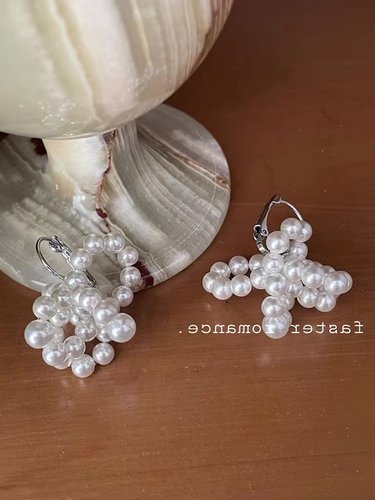 吾小历巴洛克天然珍珠耳环