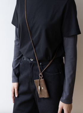 韩国代购TENUVE小众麂皮挂脖卡包可调节装饰包挂小红书博主推荐