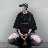 黑色