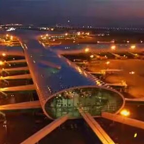 现代化机场航站楼白天黑夜繁忙飞机起落景象机场宣传实拍视频素材