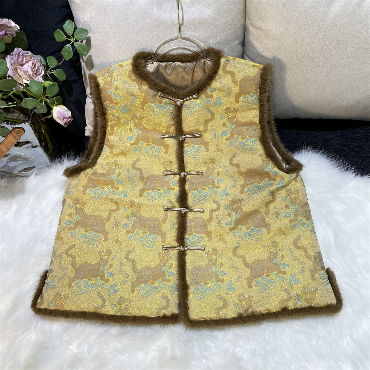 黄裳子真丝宋锦貂毛边中式棉马甲