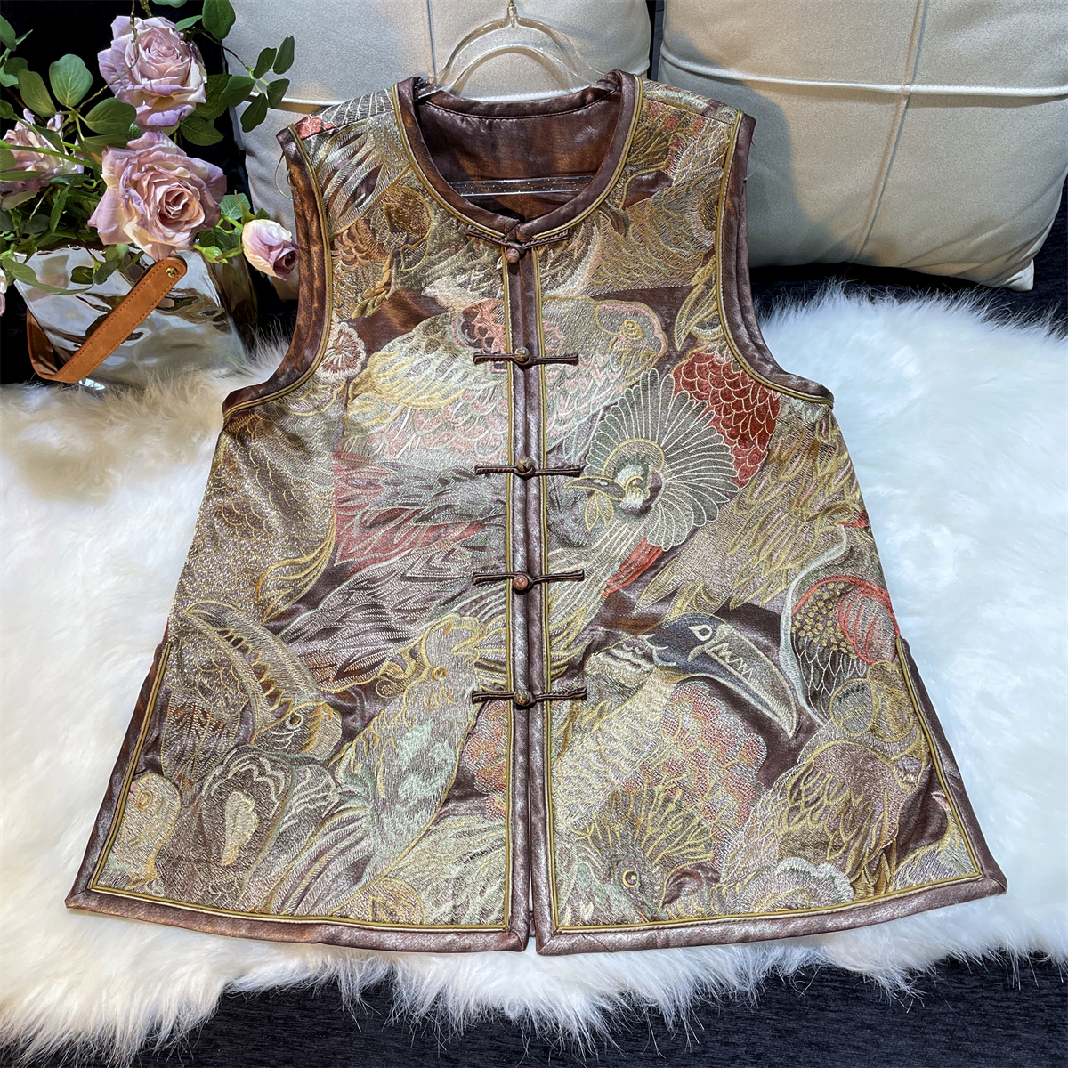 黄裳子醋酸重工刺绣马夹上衣