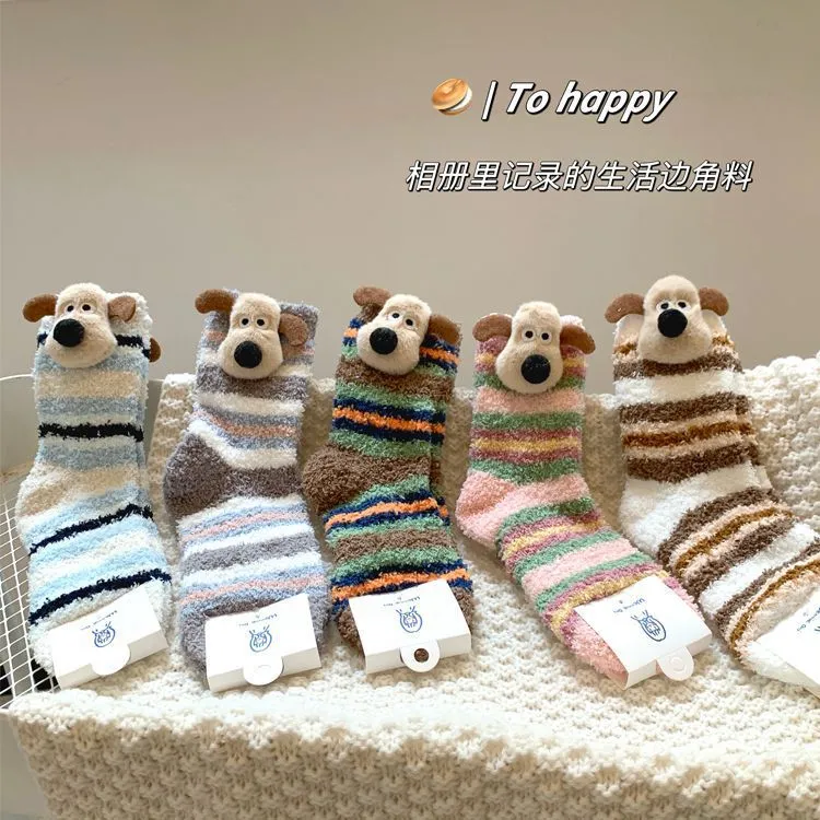 韩单秋冬新款可爱卡通小狗公仔珊瑚绒袜子女保暖家居地板袜