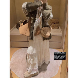 米白色毛绒感蕾丝拼接半身长裙 Yukiss 内里加绒