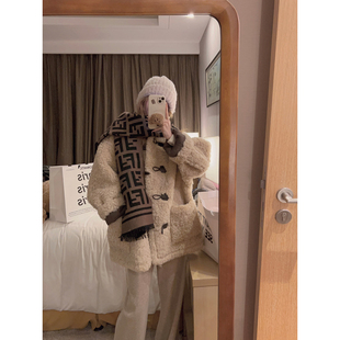 羊毛皮毛一体 暖暖牛角扣 羊羔毛毛外套 福利清仓5折 Yukiss