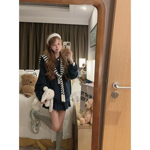 休闲卫衣+短裙两件套装