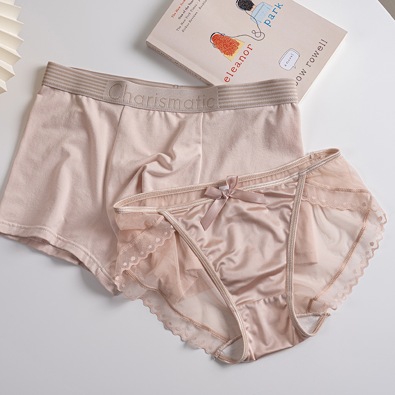 粉色情侣内裤一男一女性感纯欲