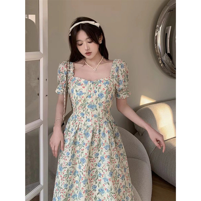 夏季法式设计感小众方领泡泡袖碎花公主裙显瘦气质百搭连衣裙子女