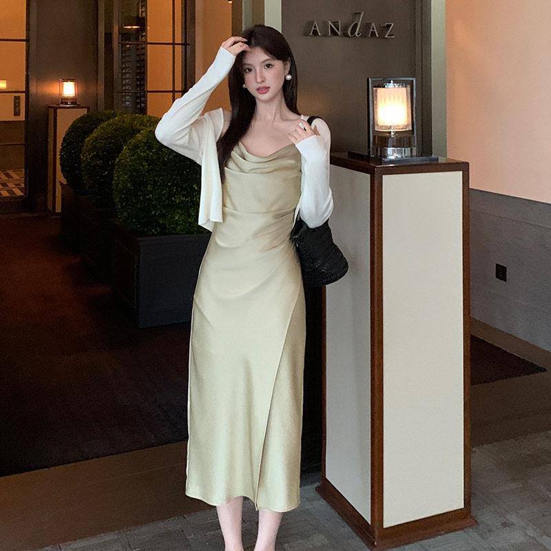 秀熙熙2024秋装新款腰缎面气质吊带连衣裙级感长裙子女