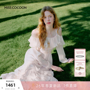 吊带长袖 连衣裙 新款 MISSCOCOON可可尼荷叶边露肩长裙女2026春季