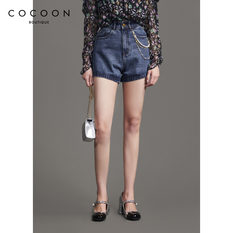 可可尼COCOON商场同款2024秋冬新款珍珠挂链蓝色水洗牛仔短裤女