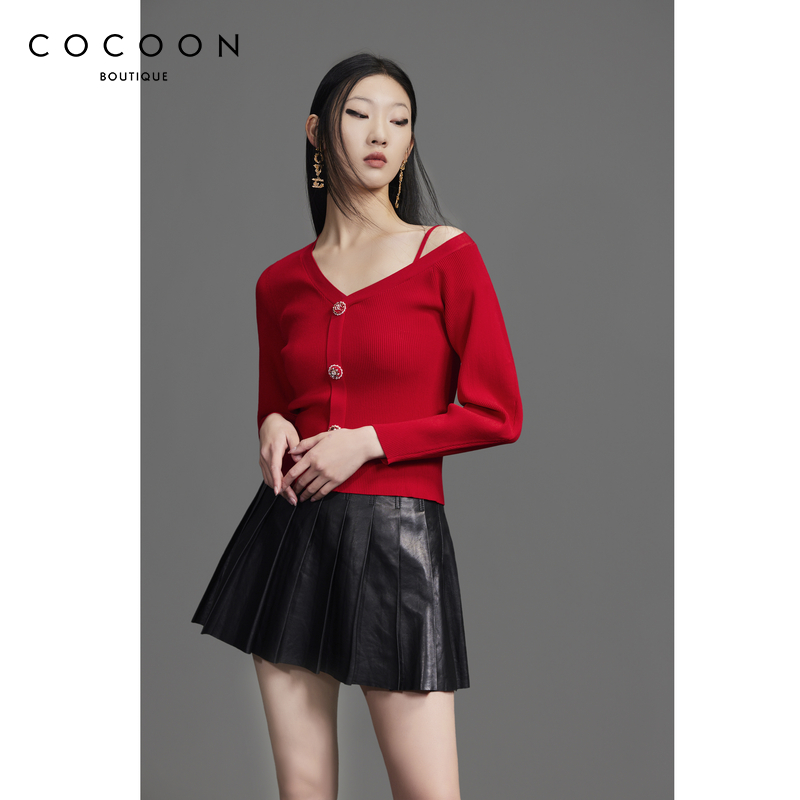 可可尼COCOON商场同款2024秋冬新款不对称设计感微露肩针织衫女装