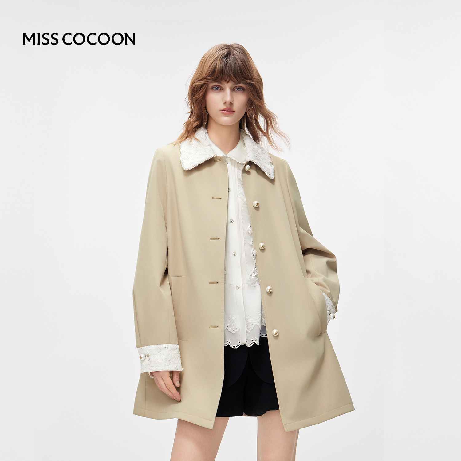 MISSCOCOON可可尼卡其色蕾丝风衣