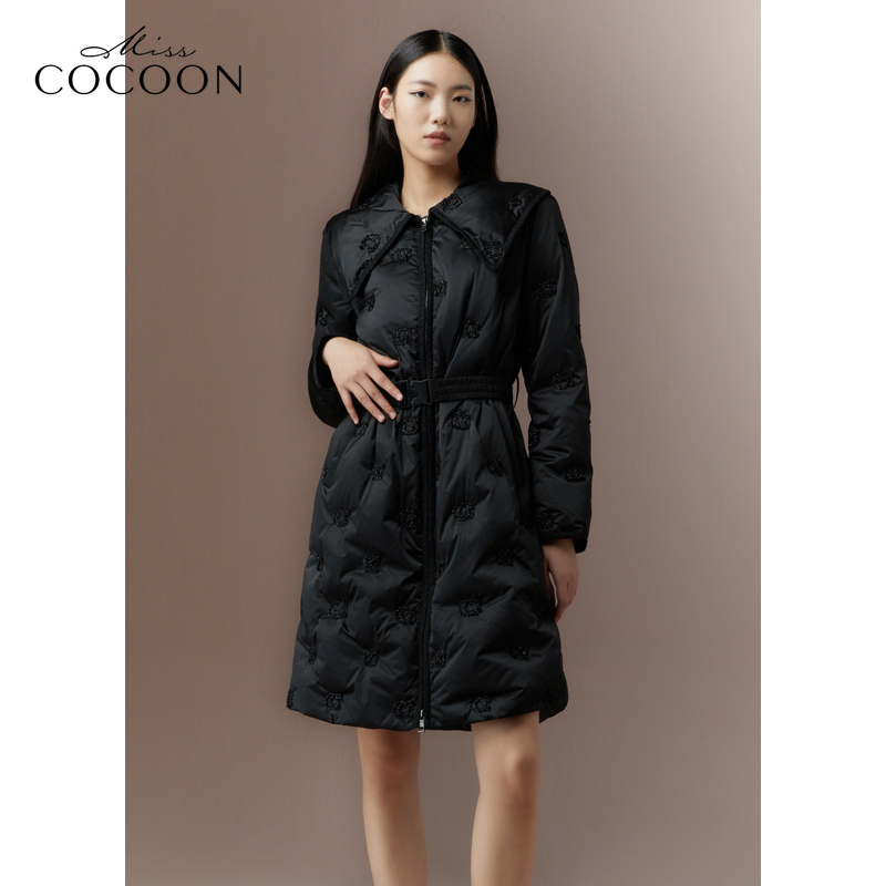 可可尼COCOON商场同款2024冬季新款复古学院风翻领长款泡芙羽绒服
