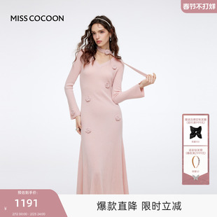 MISSCOCOON可可尼立体花朵针织长裙女2025冬新款100绵羊毛连衣裙