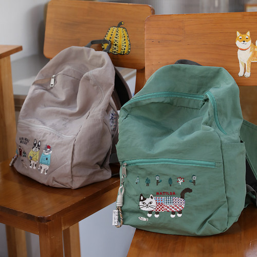 日本kusuguru正面轻薄双肩包出游