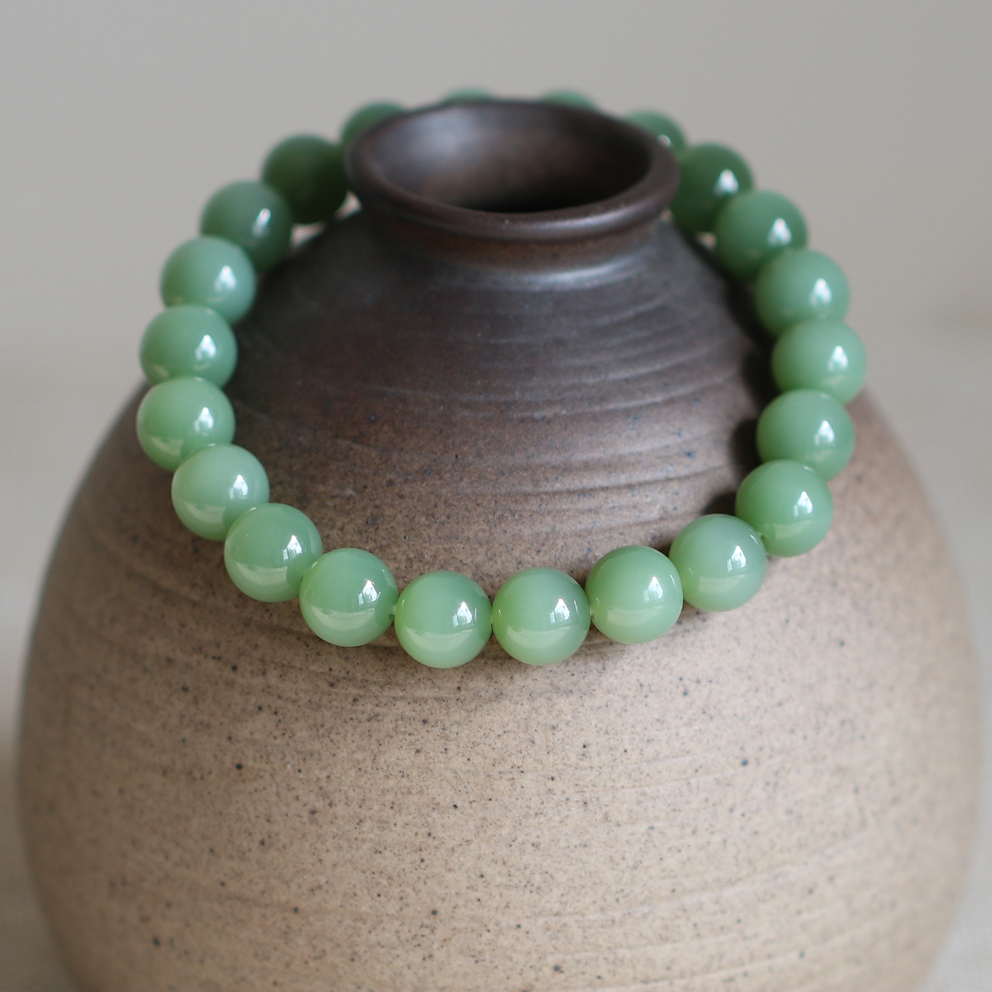 天然和田玉碧玉粉青色手串