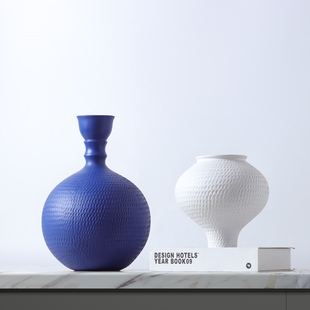 现代简约新中式白色克莱因蓝陶瓷花瓶摆件家居样板间软装饰品用品