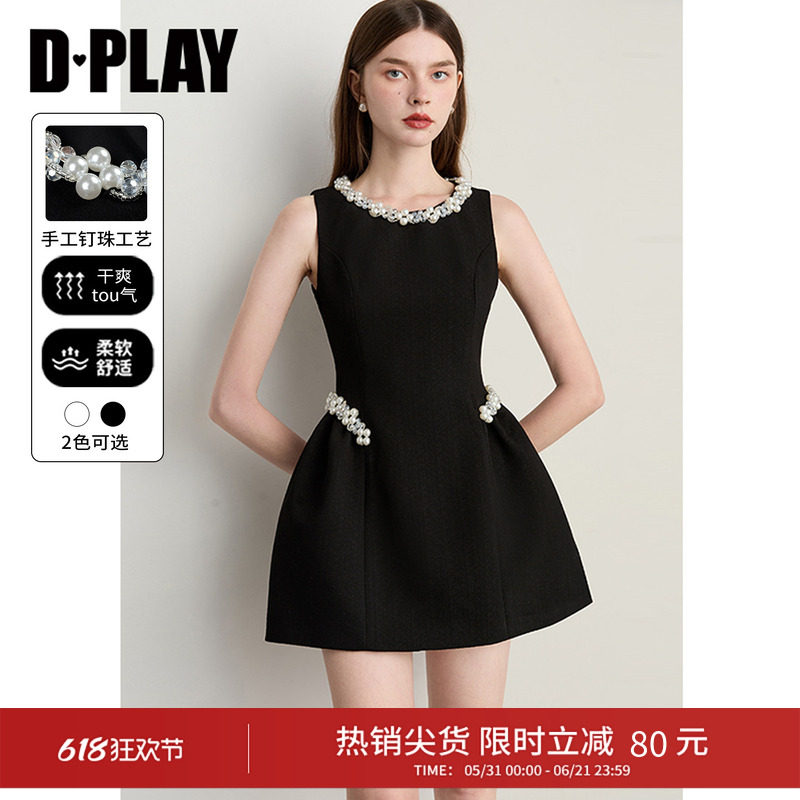 DPLAY2025年秋季新款黑色圆领礼服裙女腰部珍珠感织带短款裙子