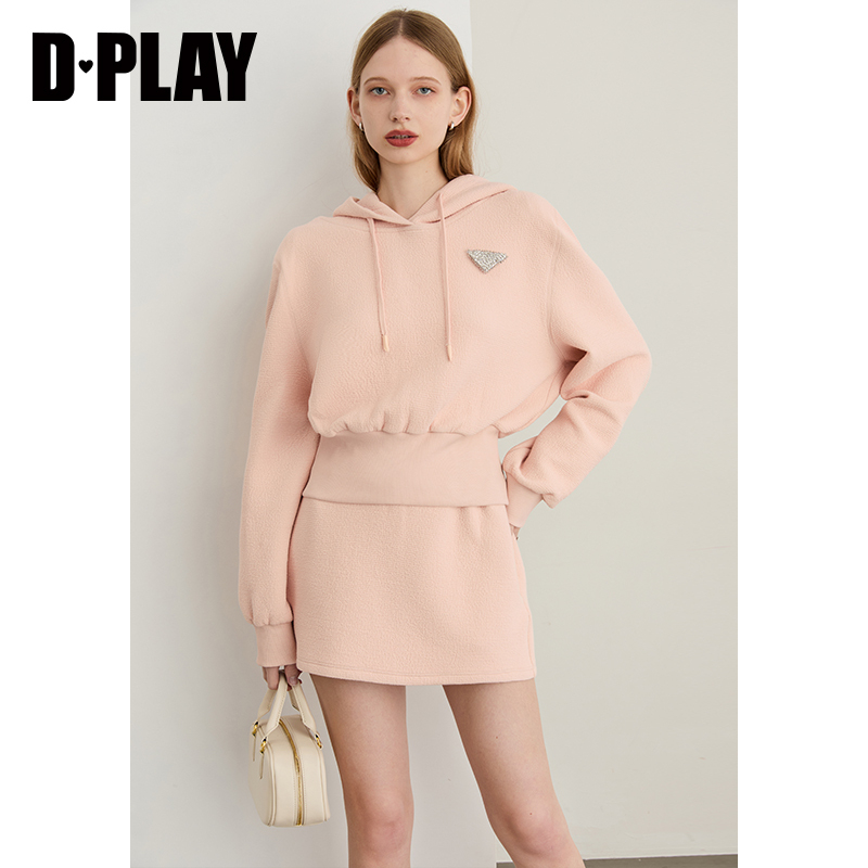 DPLAY2025年秋季新款粉色套装女休闲通勤运动卫衣半裙两件套搭配