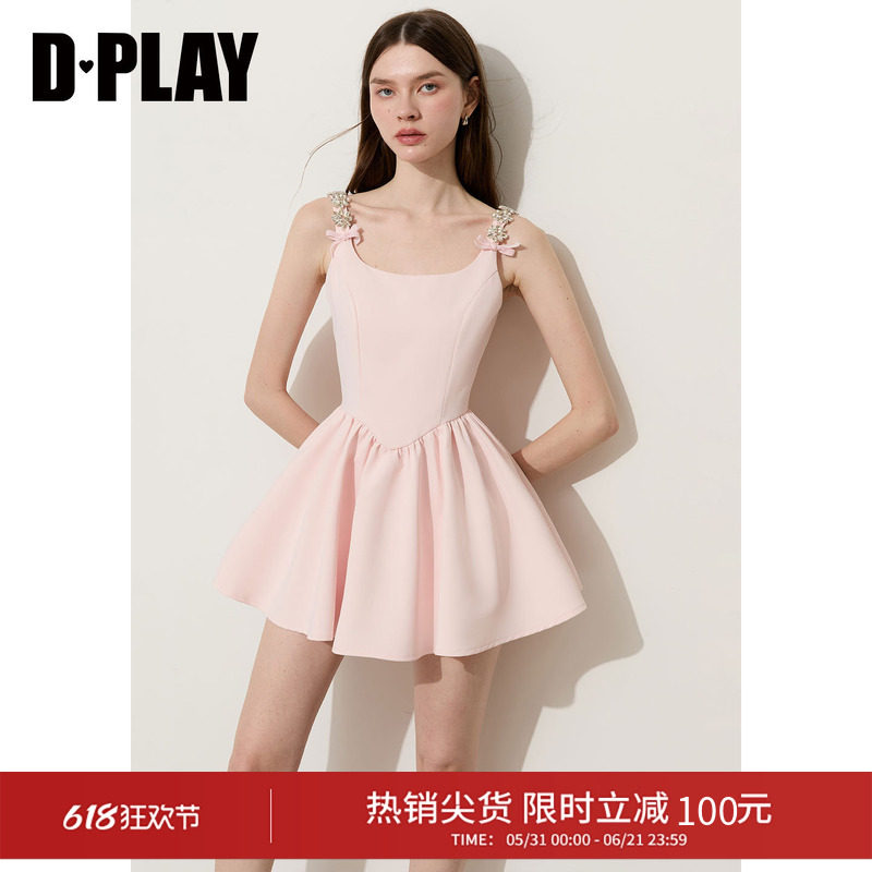 DPLAY粉色方U领闪钻链条丝绒蝴蝶结千金风连衣裙2026夏新款女装