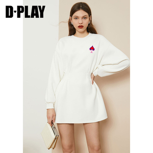 DPLAY德帕拉2022早秋新款奶油白轻奢时尚红桃绣花套头卫衣连衣裙
