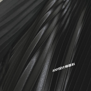 黑色光感百褶压折布料 风琴褶皱藏族蒙古族纳西族普米族服装面料