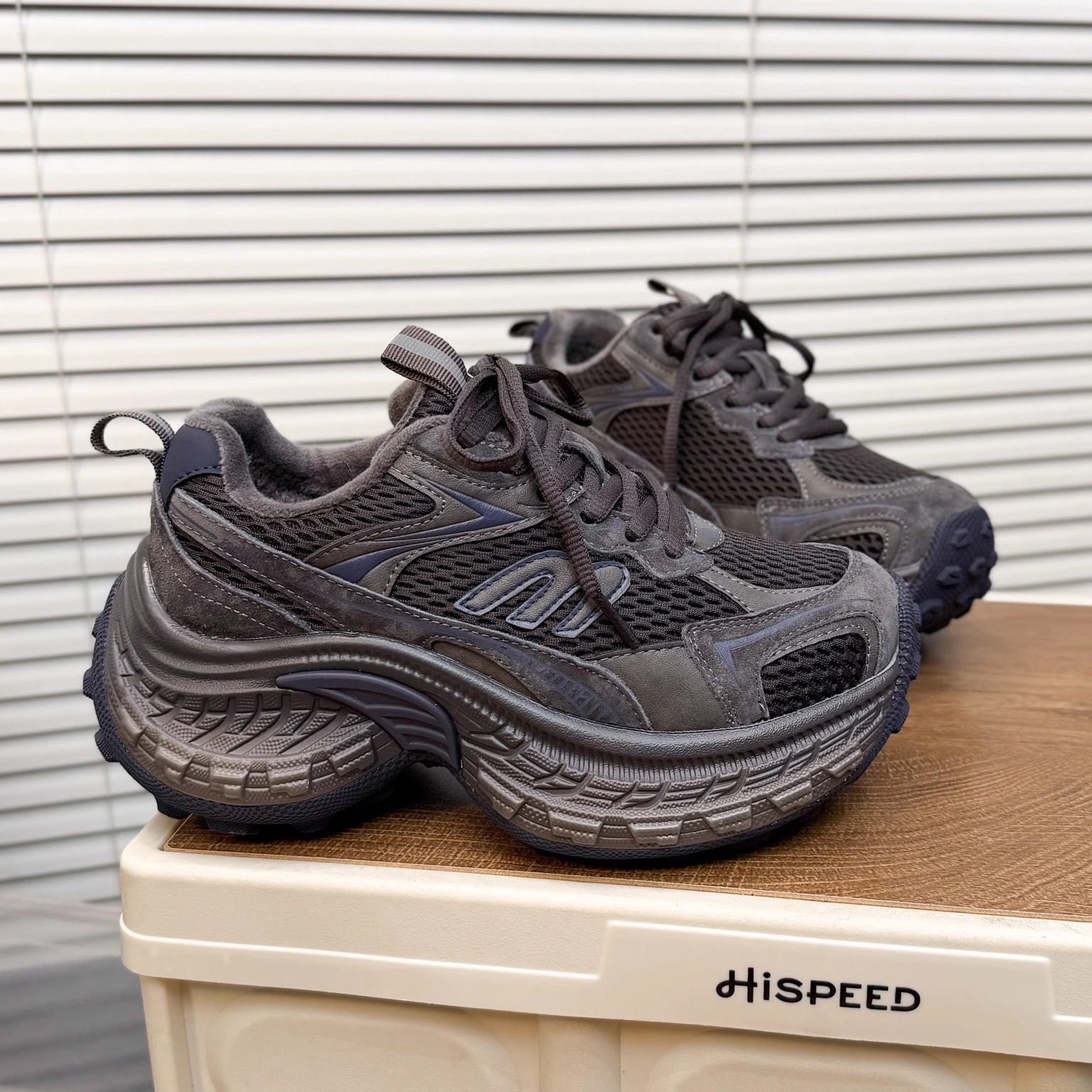 日本OFFCAT磨砂牛皮厚底加绒老爹鞋女2025冬季新款时尚休闲运动鞋